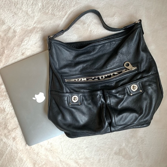 Marc Jacobs Handbags - Marc Jacobs Large Leather Bag
